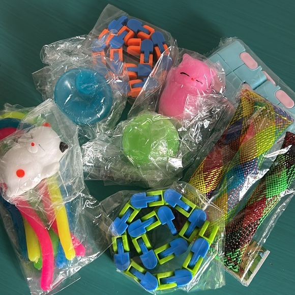 New Kids Adults Unisex 14 Piece Fidget Toy Stocking Stuffer Gift Set Bundle - Picture 2 of 7